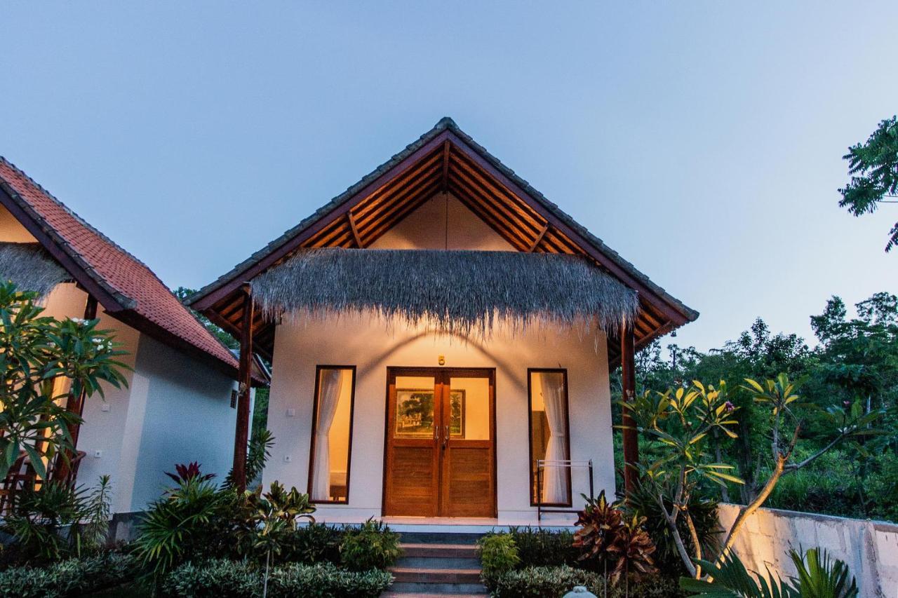 Camar Cottage & Hostel Toyapakeh Ngoại thất bức ảnh