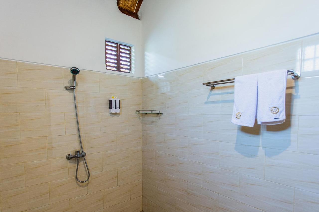 Camar Cottage & Hostel Toyapakeh Ngoại thất bức ảnh